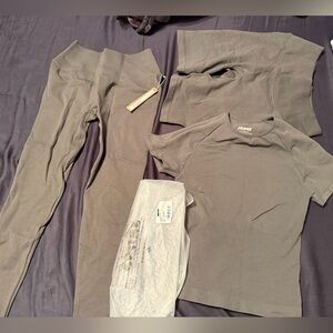 SKIMS Gray 3 piece contour set